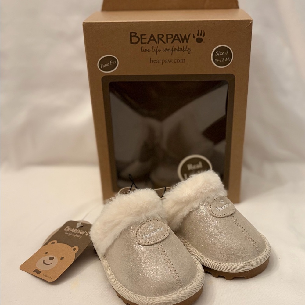 Bearpaw Baby Size 4 (9-12 mo) Champagne Leather Slipper White Faux Fur Flats